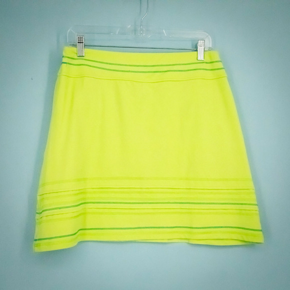 Title Nine Size Medium M Lime Green Breeze Contrast Stitching Pull On Skort - Picture 2 of 6